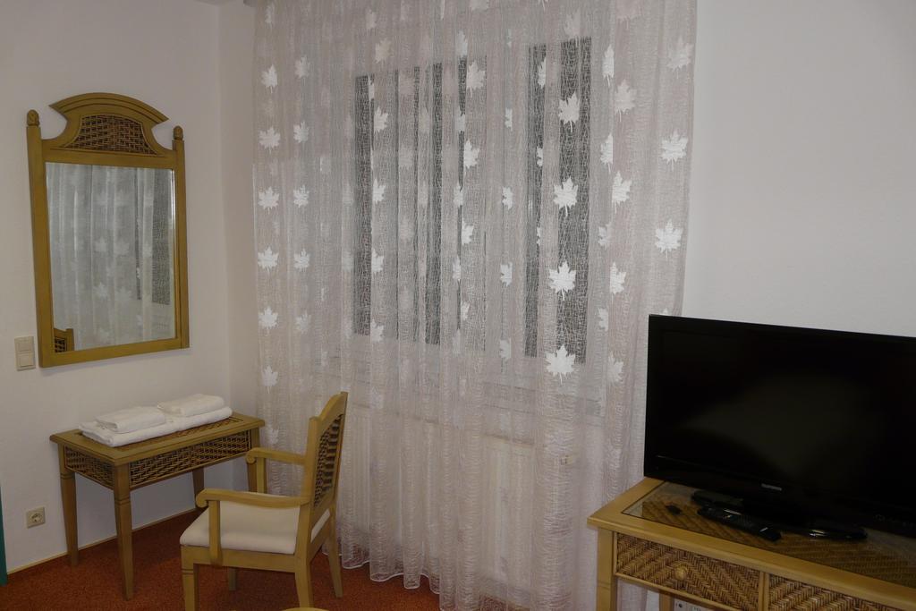 Hotel Kreuzbruchhof Burg Stargard Ngoại thất bức ảnh