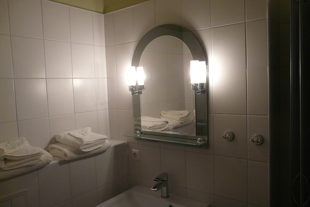 Hotel Kreuzbruchhof Burg Stargard Ngoại thất bức ảnh