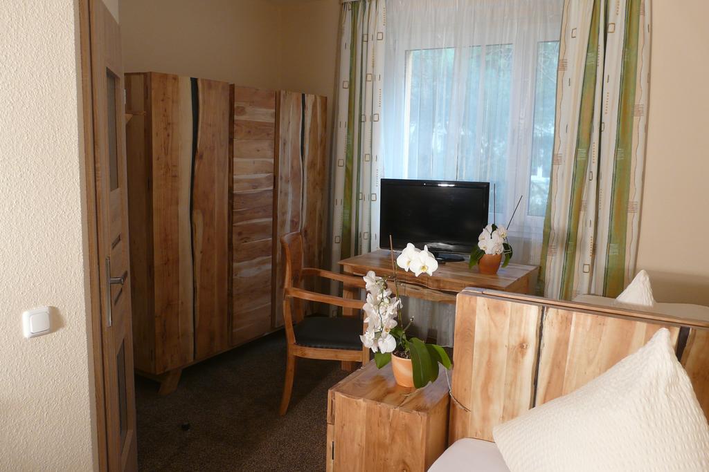 Hotel Kreuzbruchhof Burg Stargard Ngoại thất bức ảnh
